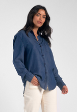 Load image into Gallery viewer, Denim button down shirt